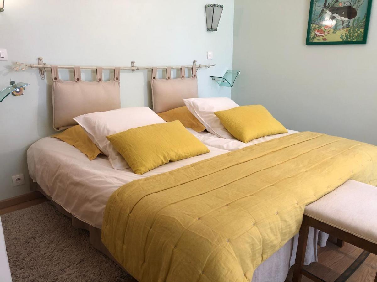 Le Cedre Bleu Bed & Breakfast Grosrouvre Eksteriør bilde